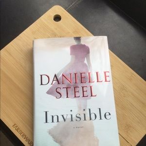 Invisible: 
by DANIELLE STEEL